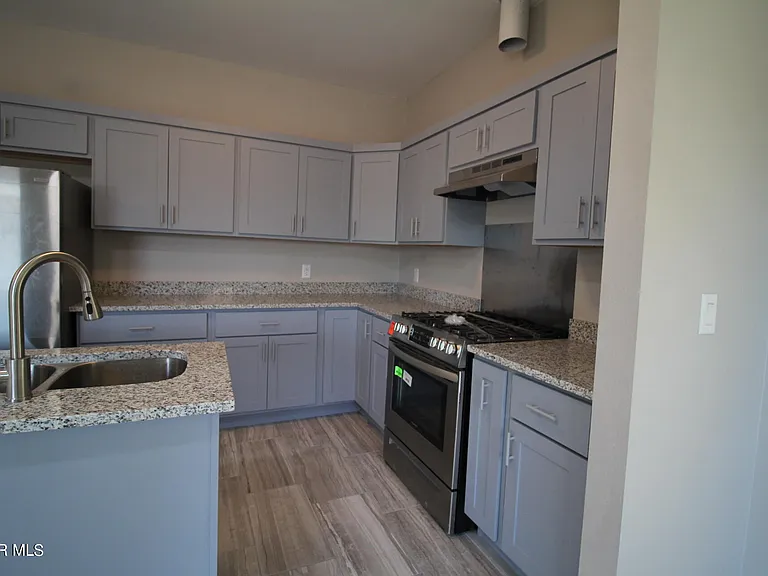 517 Val Verde St #B — Photo 14
