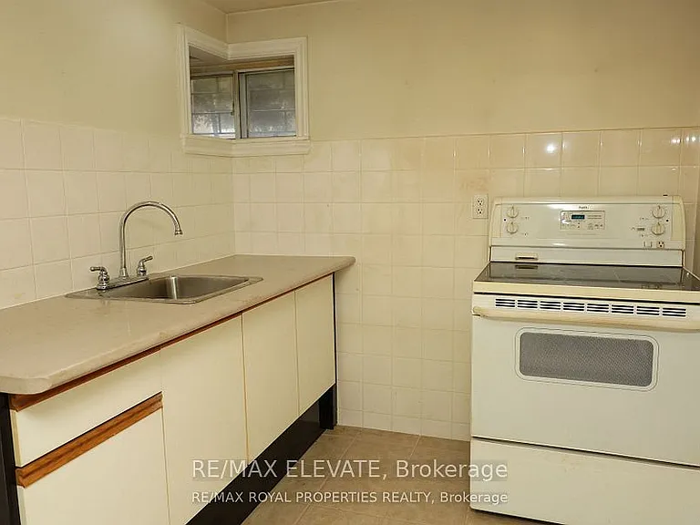 14 Mozart Ave — Photo 8