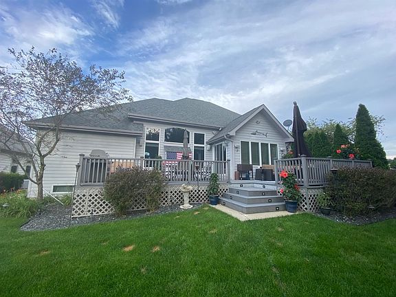 5th image of 10636 Erie Dr W