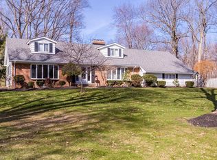 7514 Hollycroft Ln, Mentor, OH 44060