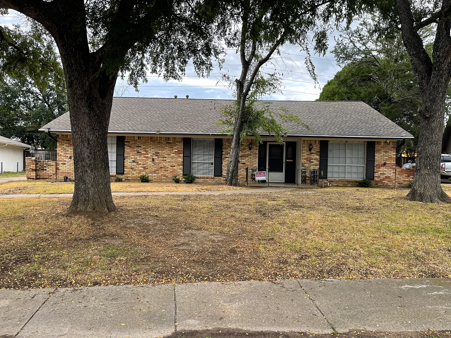 3 bed, 1941 sqft, $2,800 — Photo 2