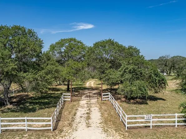 727 EAGLE CREEK DR LOT 402, Floresville, TX 78114