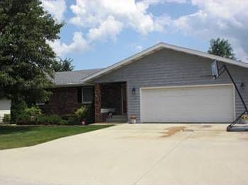 1st image of 1019 Tower Circle Dr