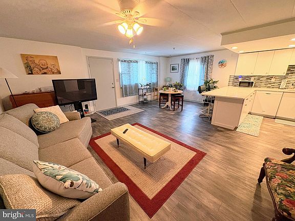3rd image of 14 68th St Unit 305