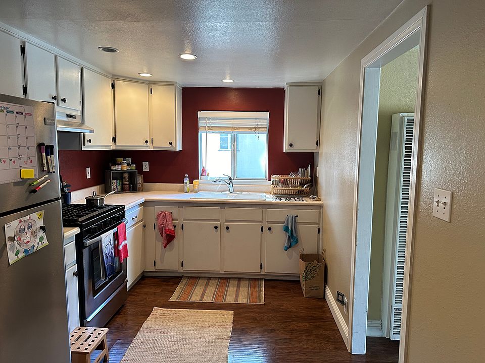 1st image of 960 E Santa Paula St #962.5