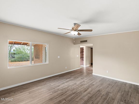 3rd image of 7045 N Camino De La Tierra