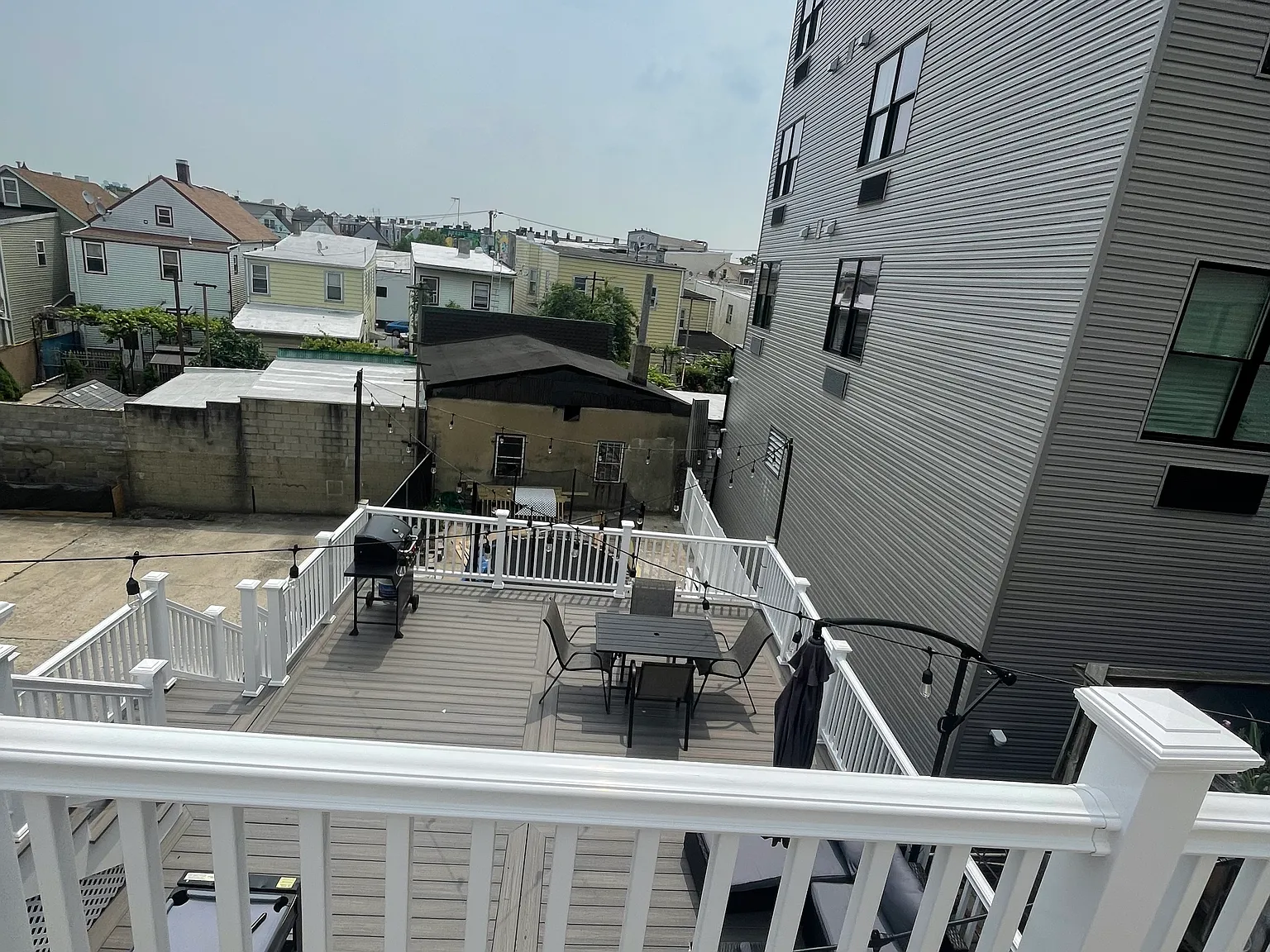 3 bed, 1000 sqft, $2,295 — Photo 2