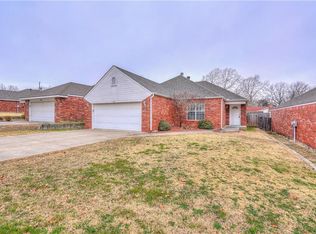 1461 N 1st St, Harrah, OK 73045