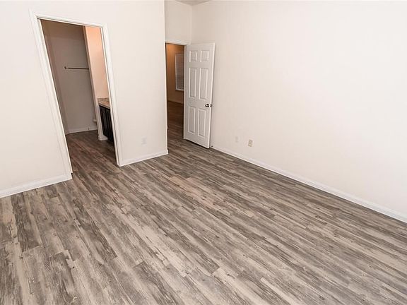 5th image of 3935 Lexington Grove Ct