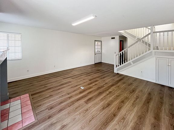 4th image of 222 E Ave