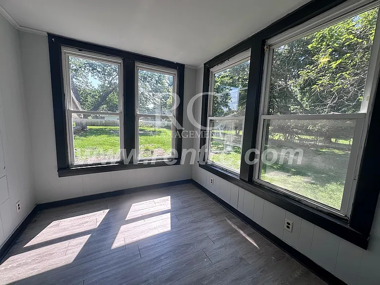 33 Bismark St — Photo 13