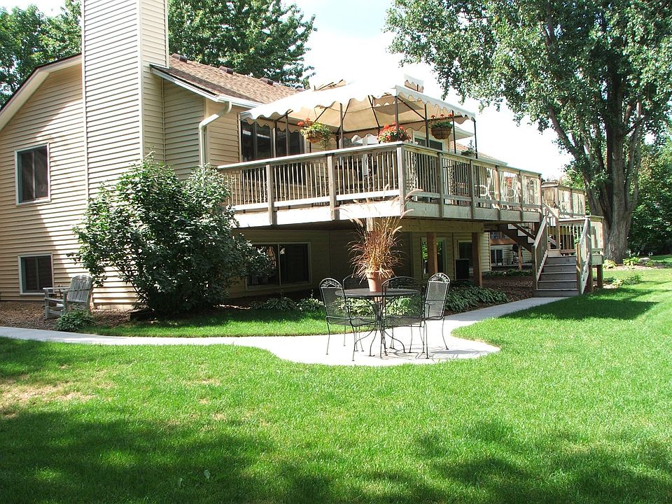 2nd image of 624 74th Ave N