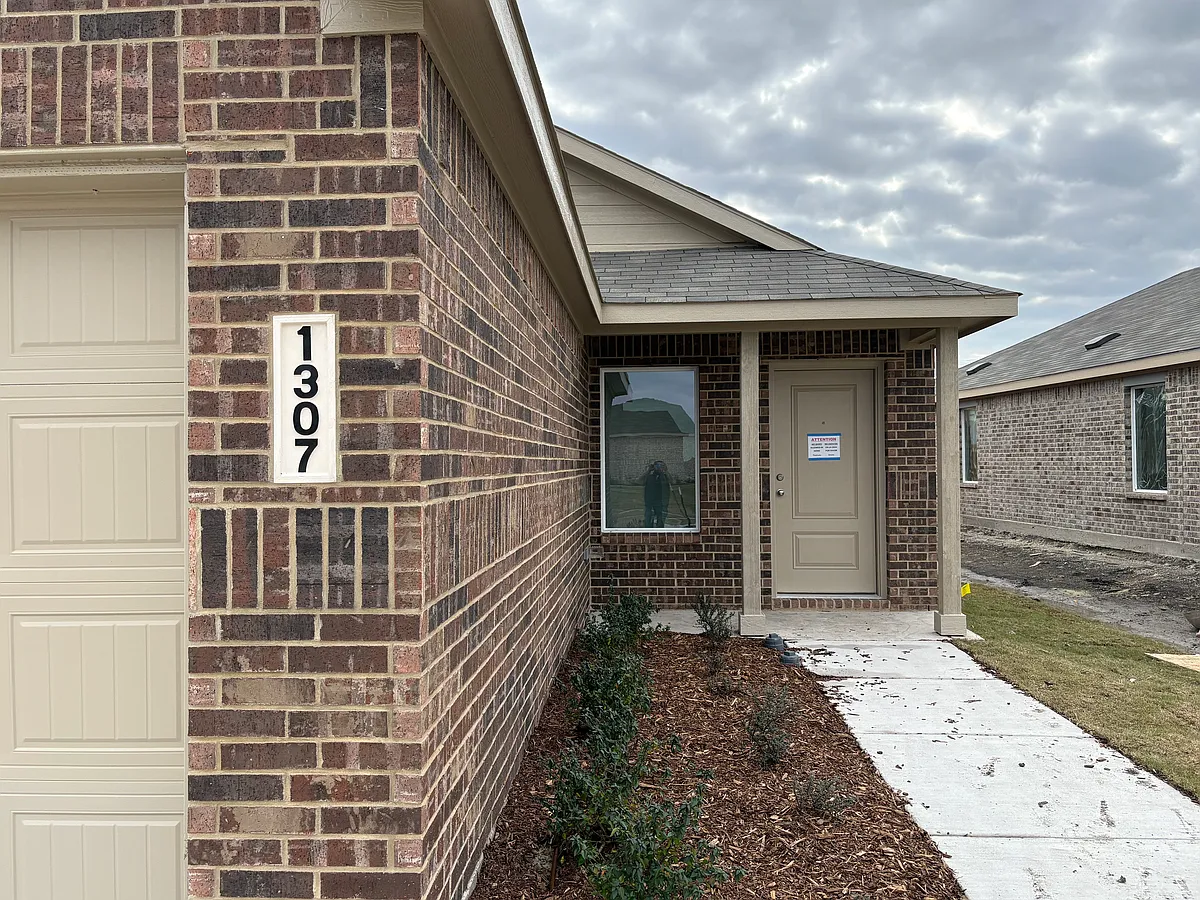 Building Photo - 1307 Wedgeleaf Ln