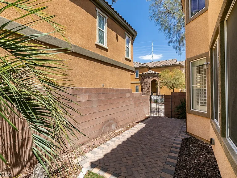 11230 Corsica Mist Ave — Photo 51