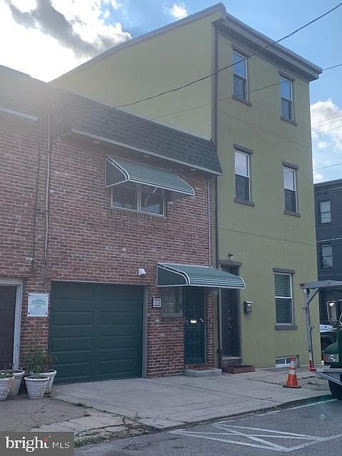 2nd image of 1256 E Columbia Ave