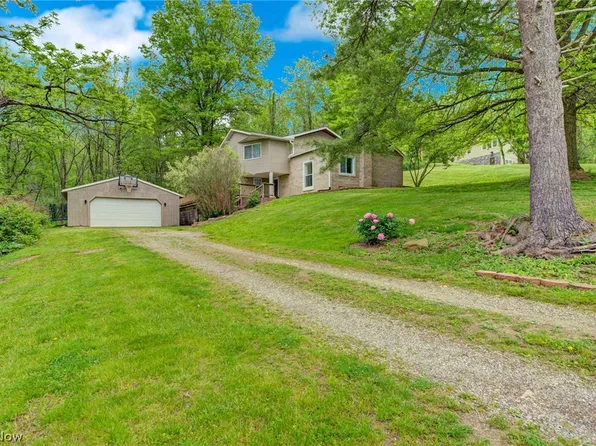27 Delaware Trl, Malvern, OH 44644