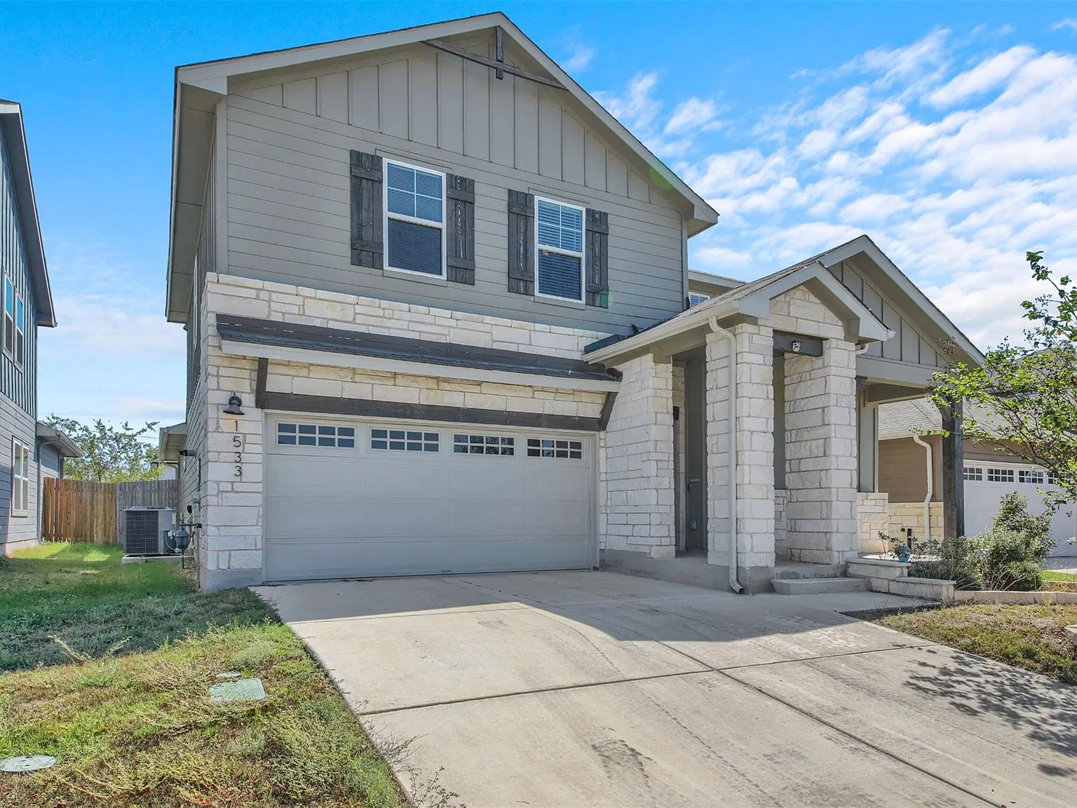 4 bed, 2.5 bath, 2657 sqft, $2,700 — Photo 1