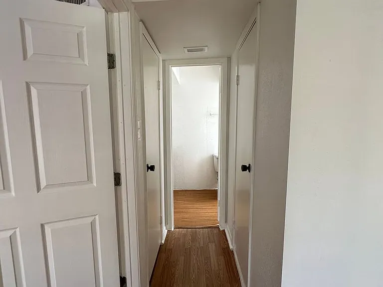 7901 Cambridge St — Photo 48