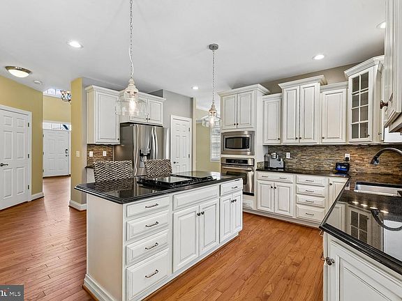 4th image of 779 Olivia Way