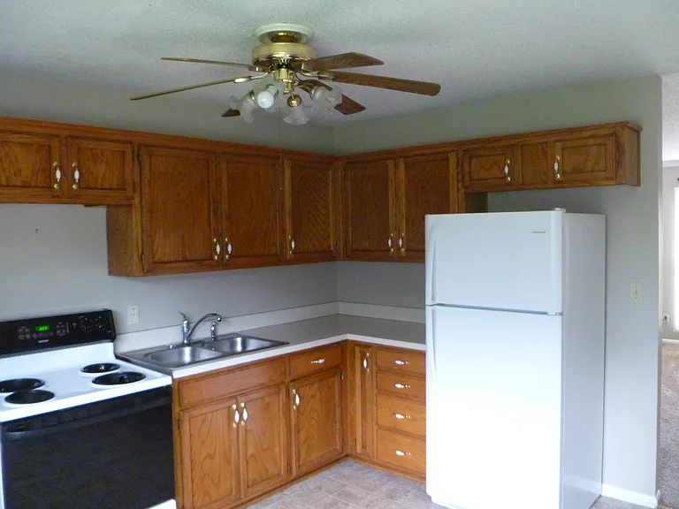 908 E Hereford Ave — Photo 6