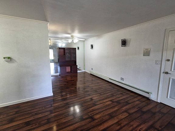 2nd image of 1968 Axtell Rd Unit 1