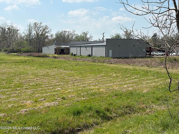 5th image of 144 Henry St