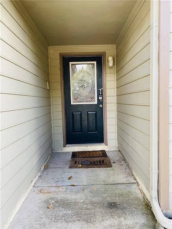 3 bed, 2.5 bath, 1668 sqft, $2,299 — Photo 3