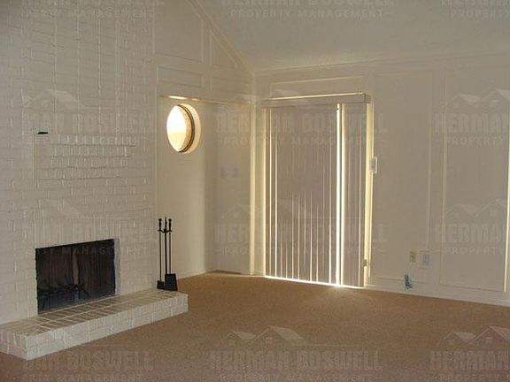 3rd image of 2006 Woodway Dr