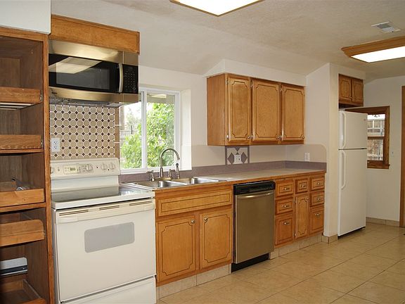 3rd image of 436 S Johnson St