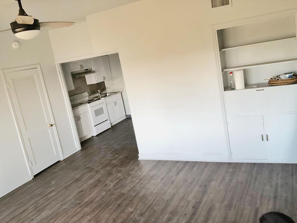 BRAND NEW FLOORING AND KITCHEN