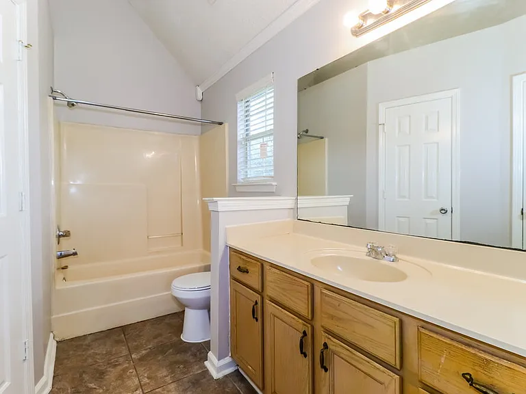 4671 Lindawood Ln — Photo 11