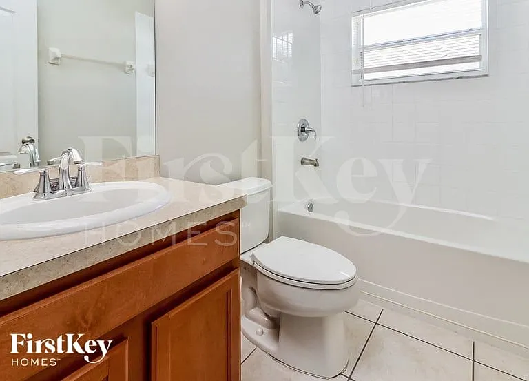 826 Barrister Dr — Photo 13