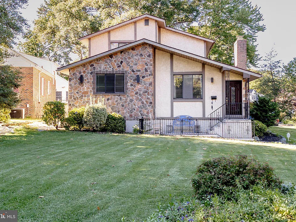 101 Garfield Ave