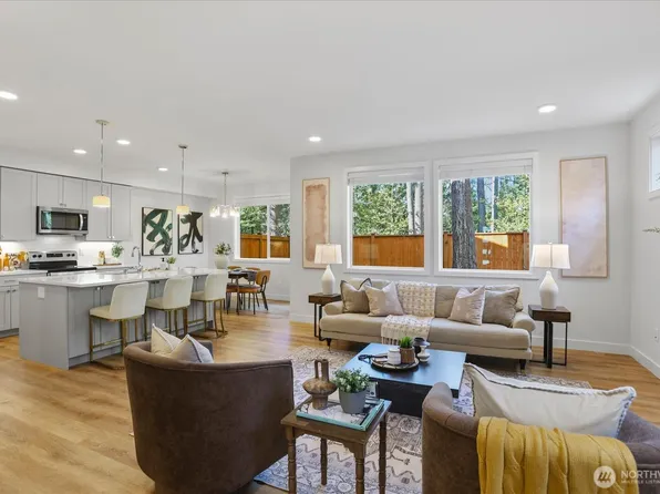 121 171st Place SW #B, Bothell, WA 98012