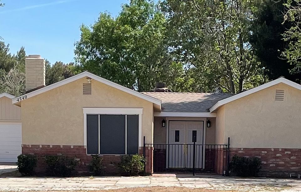 Beautiful 3/2 House in Quartz Hill -Best Schools!