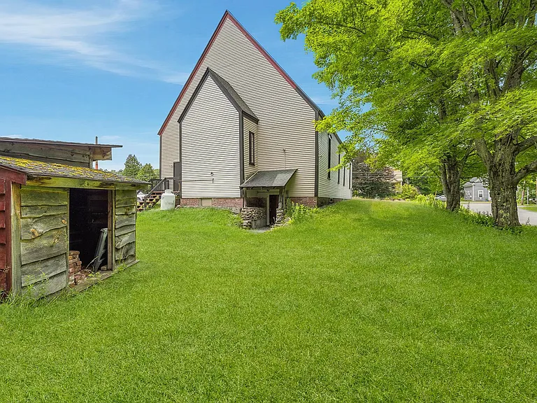42 Maple St — Photo 46