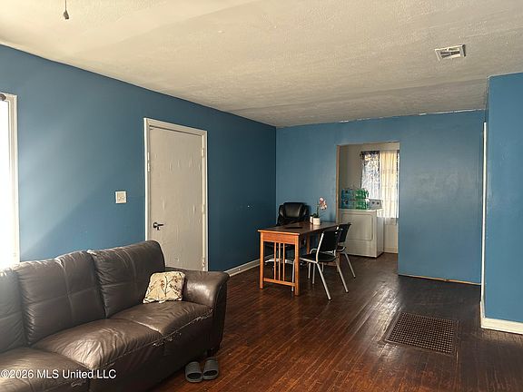 3rd image of 156 Wacker Dr