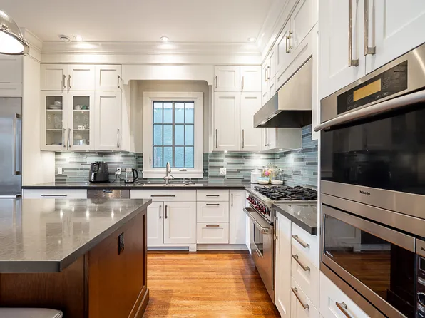 3172 W 28th Ave, Vancouver, BC V6L 1X5