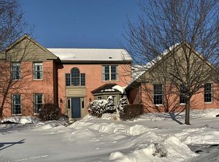 1215 Woodview Dr, Prospect Heights, IL 60070