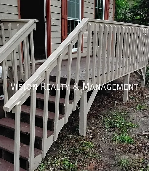 155 Pine Hill Dr — Photo 2