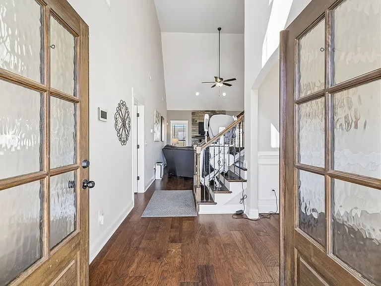 8325 Turnbull Dr — Photo 2