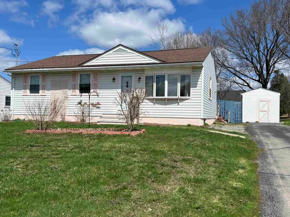 31 Alden St, Massena, NY 13662