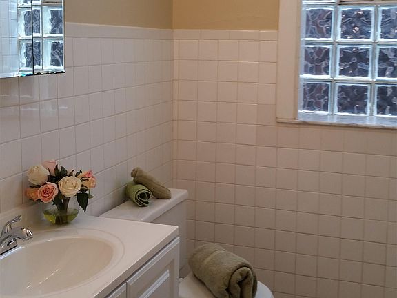5th image of 4122 Grand Blvd S