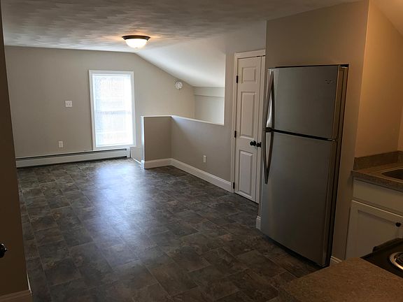 3rd image of 61 West St