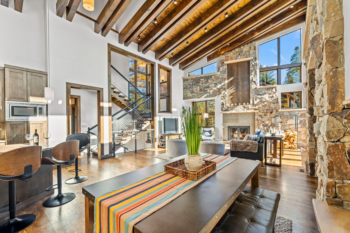 next background image