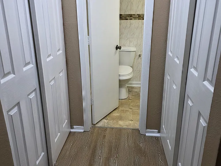 712 Seasons Pkwy — Photo 16
