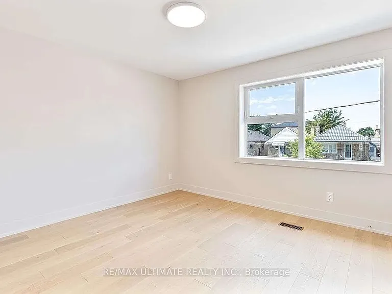 41 Bowie Ave #MAIN 2ND FLR — Photo 7