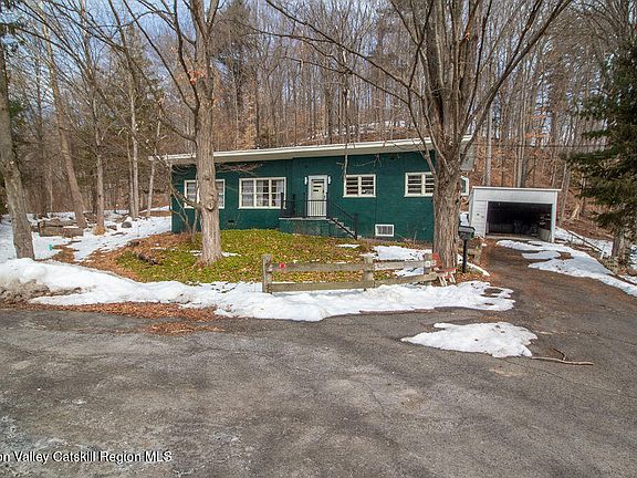 2nd image of 4 Lonny Drive