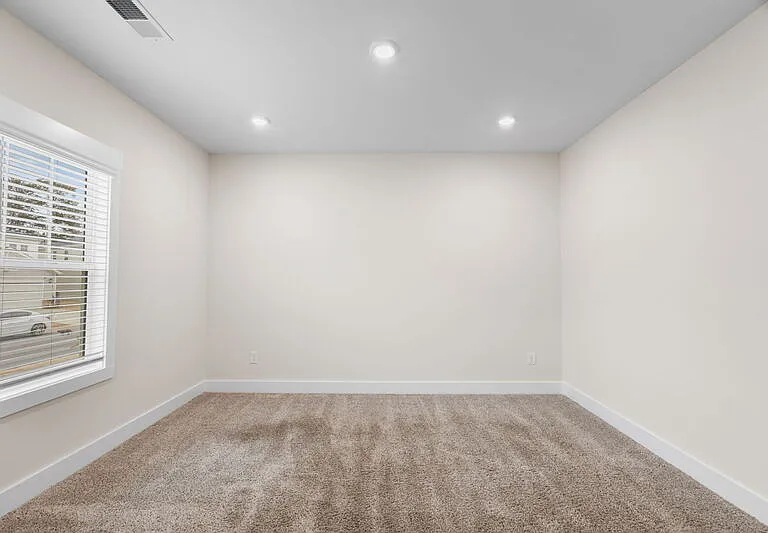 216 Pewter Cir — Photo 3