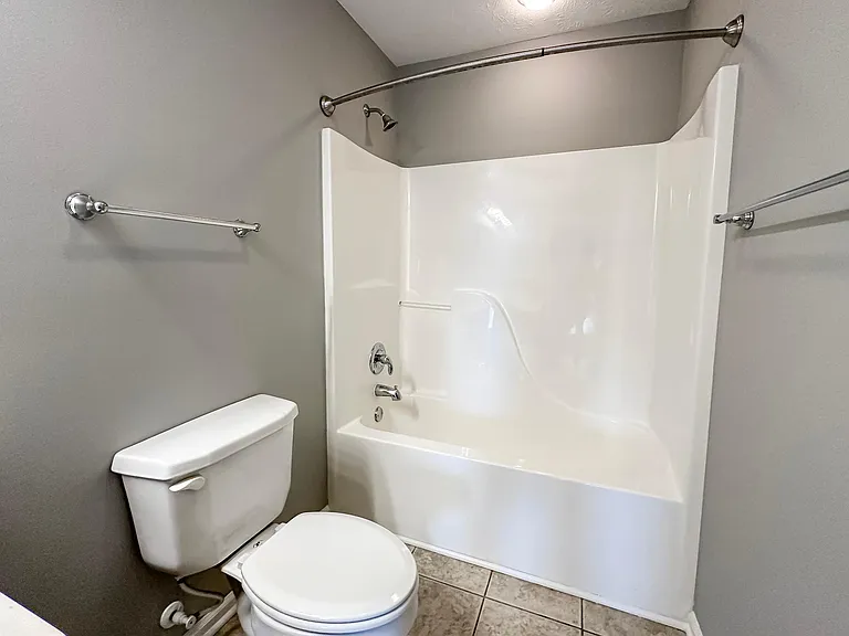 13539 Erlen Dr — Photo 32